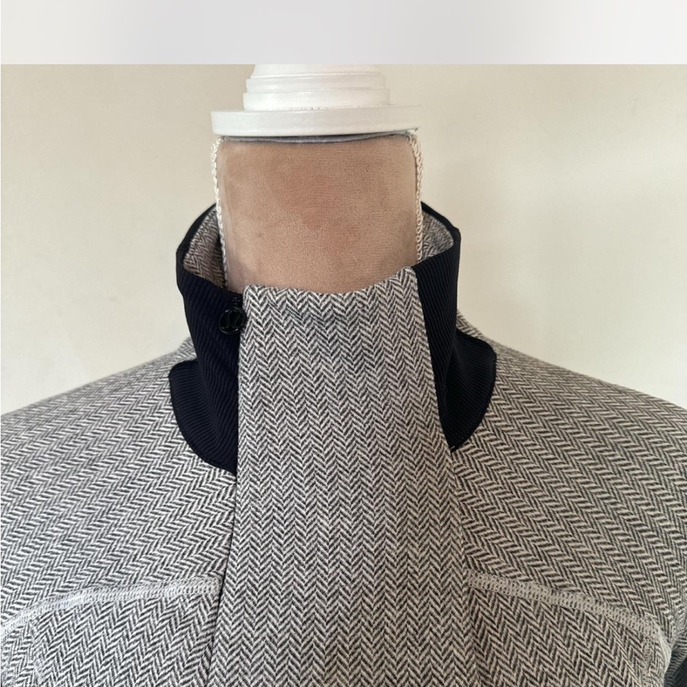 Lululemon Jacket - Picture 8 of 8